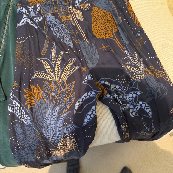 Farm Rio Pants - Picture 5 of 5